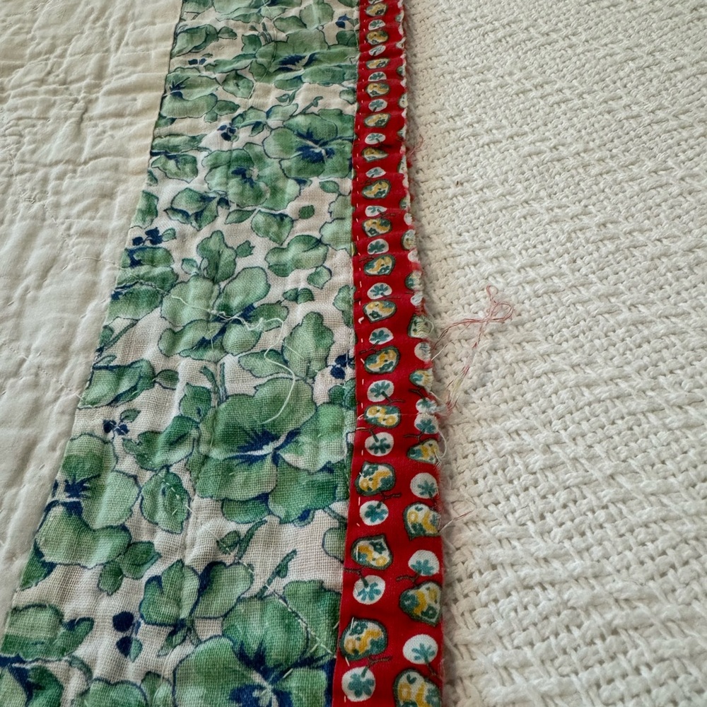 Antique handmade quilt 78 x 46 - Picture 6 of 6